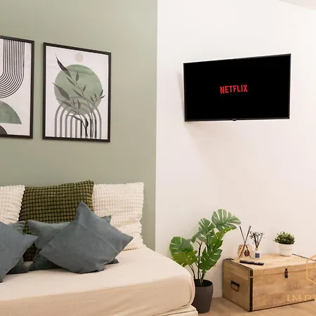 Imperium Luxury Suites - 100Mt To Metro A, 5 Min To Center, Pvt Bathroom, A-C