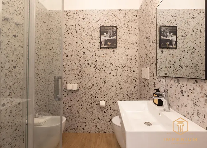 Imperium Luxury - 100mt To Metro A, 5 Min To Center, Pvt Bathroom, A-c